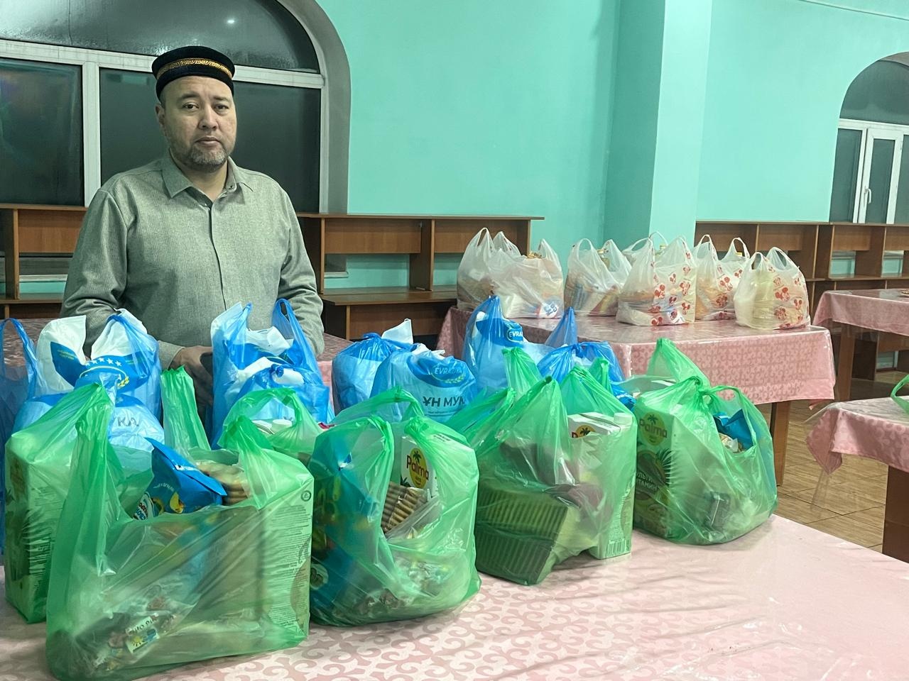 Тәуелсіздік мерекесіне орай 10 отбасыға азық-түлік таратылды