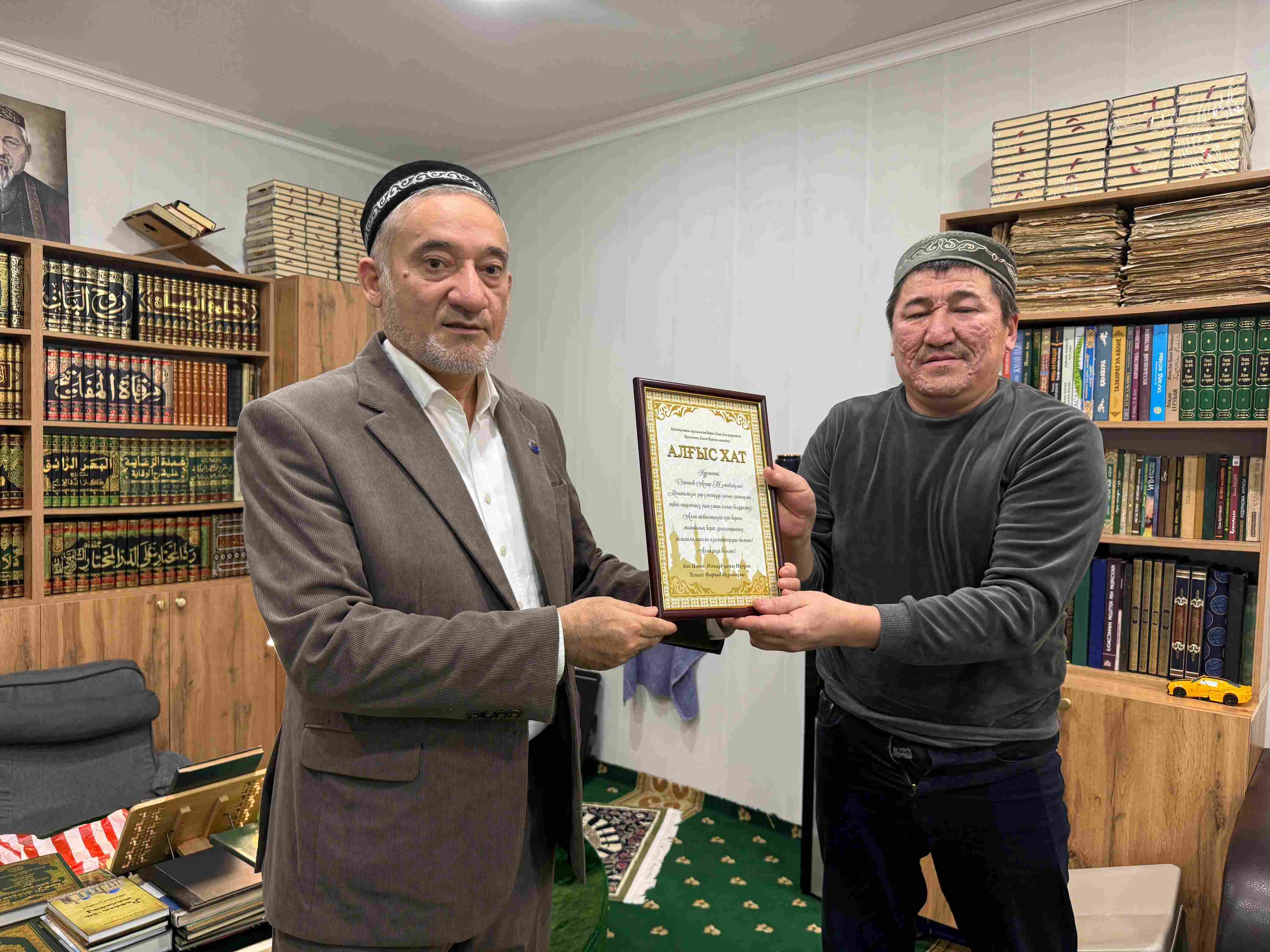 «Бала қажы» мешітінің  демеушісі марапатталды