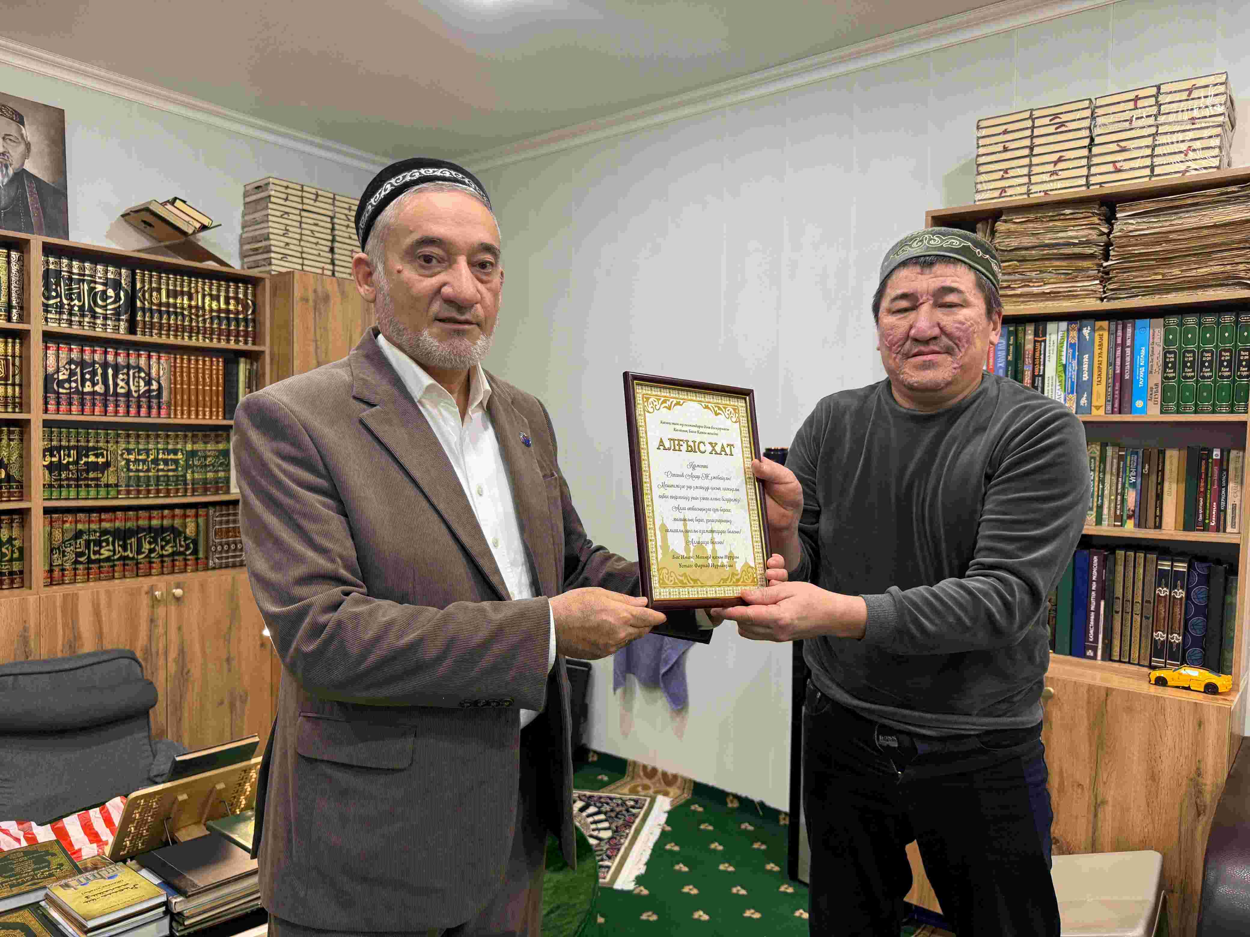 «Бала қажы» мешітінің  демеушісі марапатталды