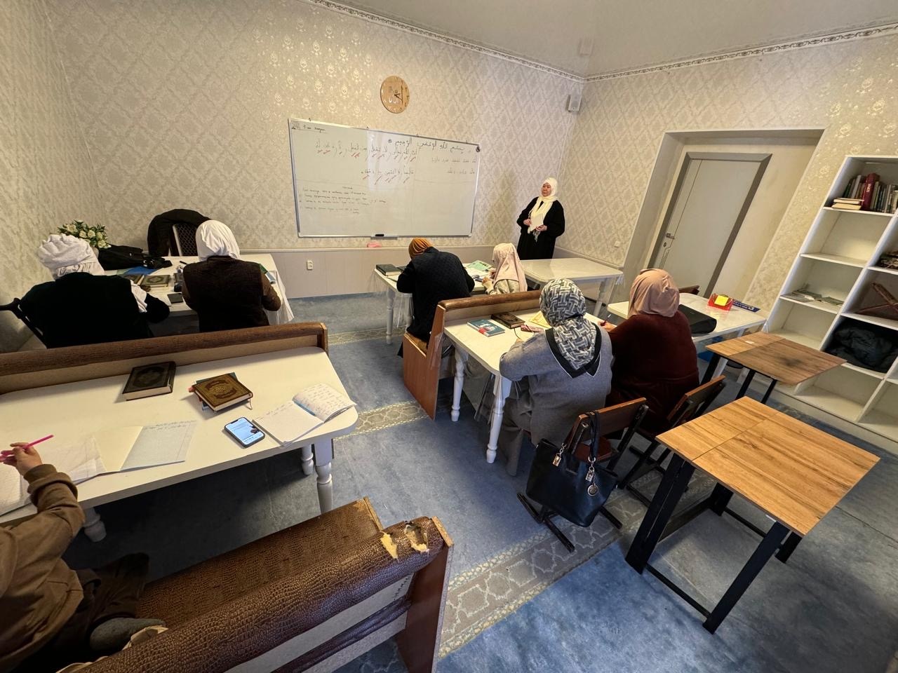 «Иса молла» мешітінде әйел жамағатына Ережеп айының қасиеті түсіндірілді