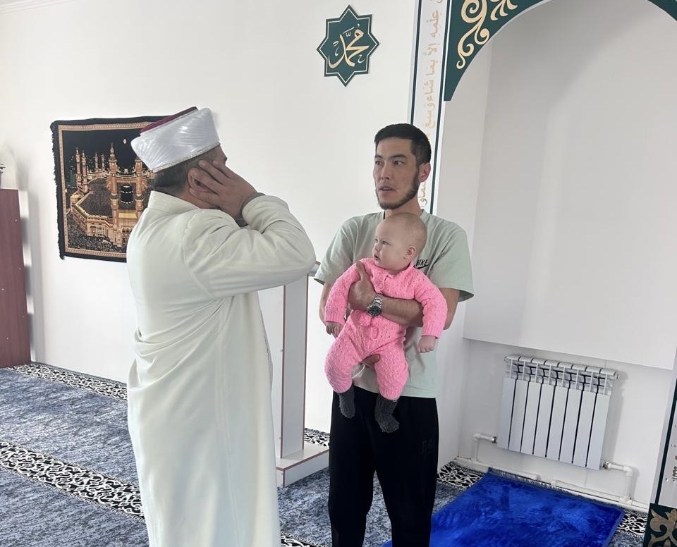 Топар кентінде сәбиге азан шақырып, есім қою рәсімі өтті