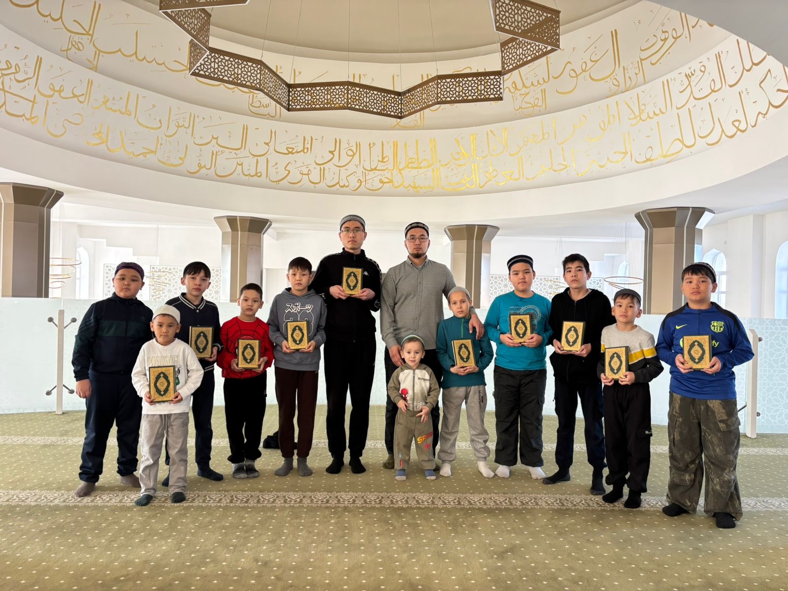 Имандылыққа үндеу: балаларға Құран Кәрім табысталды