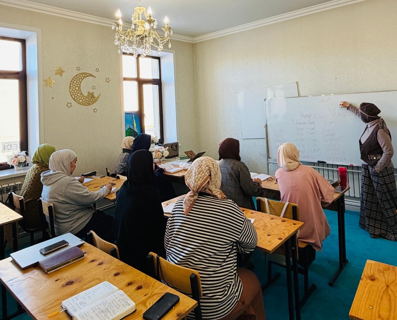 «Қазыбек би» мешітінде Құран дәрістері тұрақты өтуде