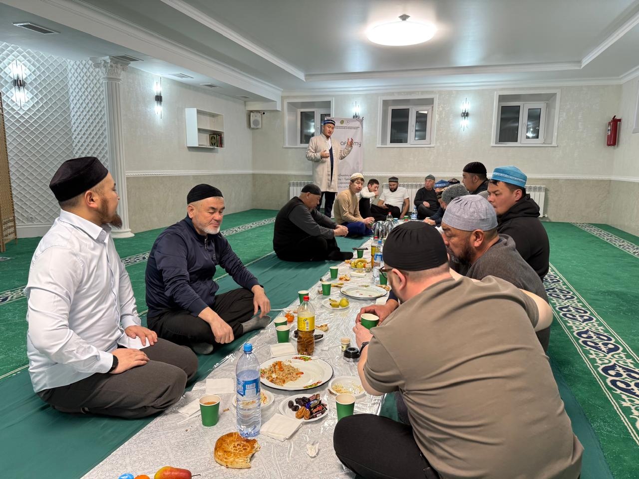 Қарағанды қалалық «Ар-Рахман» мешітінде шағбай айының ауызашар дастарханы жайылды