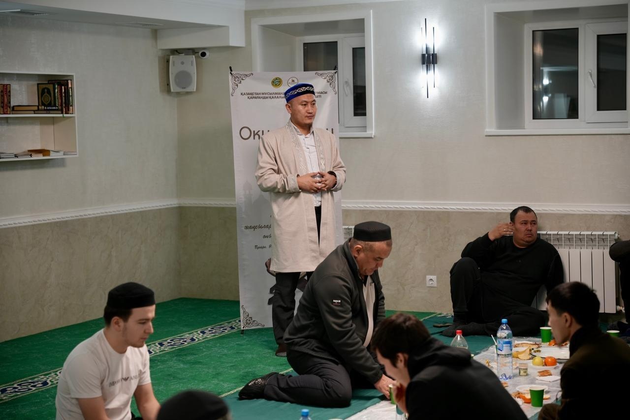Қарағанды қалалық «Ар-Рахман» мешітінде бейсенбілік рухани ауызашар дастарханы өтті