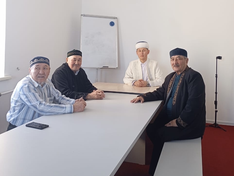 Абай аудандық орталық мешітінде «Аталар мектебінің» жиыны өтті»