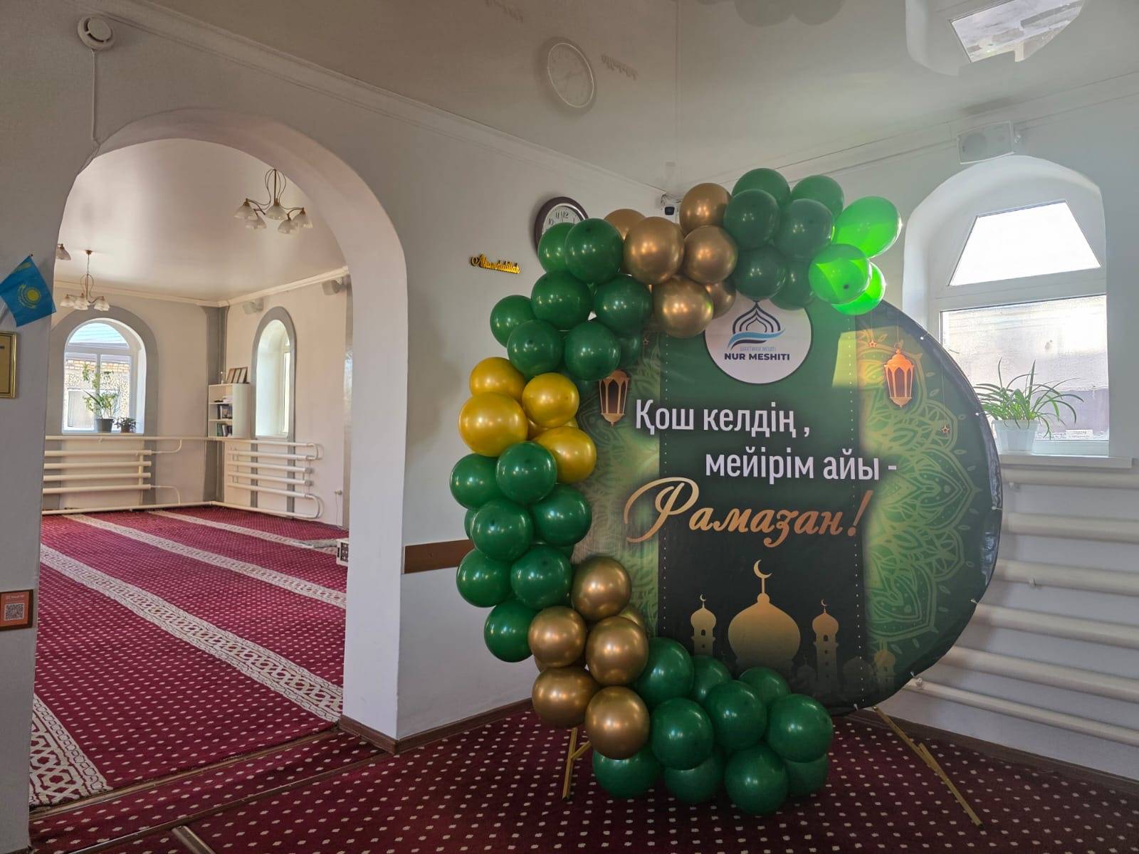 «Нұр» мешітінде безендіру жұмыстары жүргізілді.