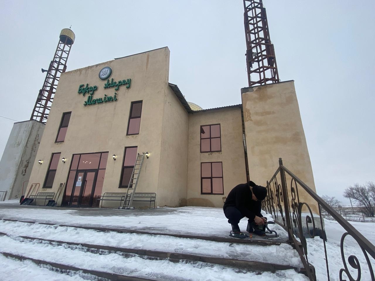 Қарағанды қалалық “Бұқар Жырау” мешітінде жарықтандыру жұмыстары жүргізілді