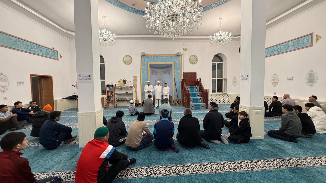 Шет аудандық «Жанқұтты би» мешітінде алғашқы тарауық намазы оқылды