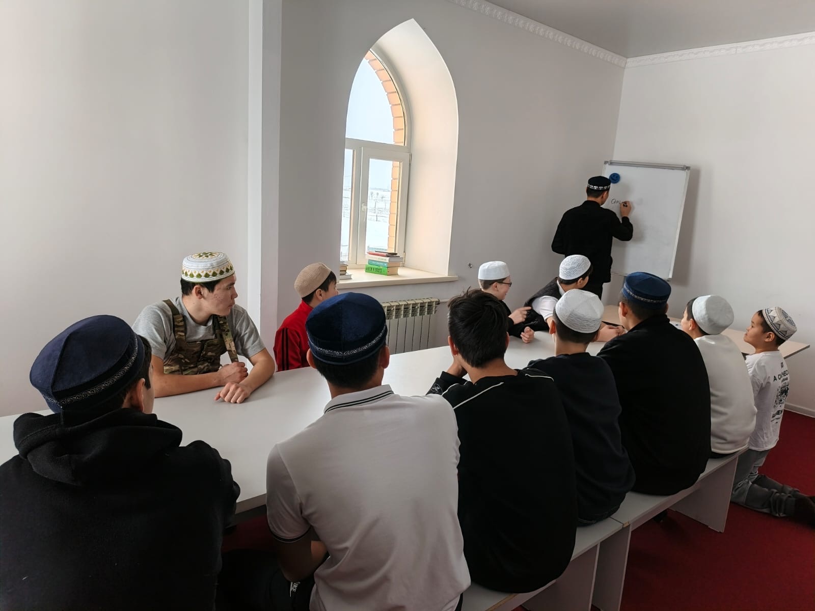 Абай аудандық орталық мешіті мешітінде «Бір айда бір кітап» жобасы аясында дәріс өтті