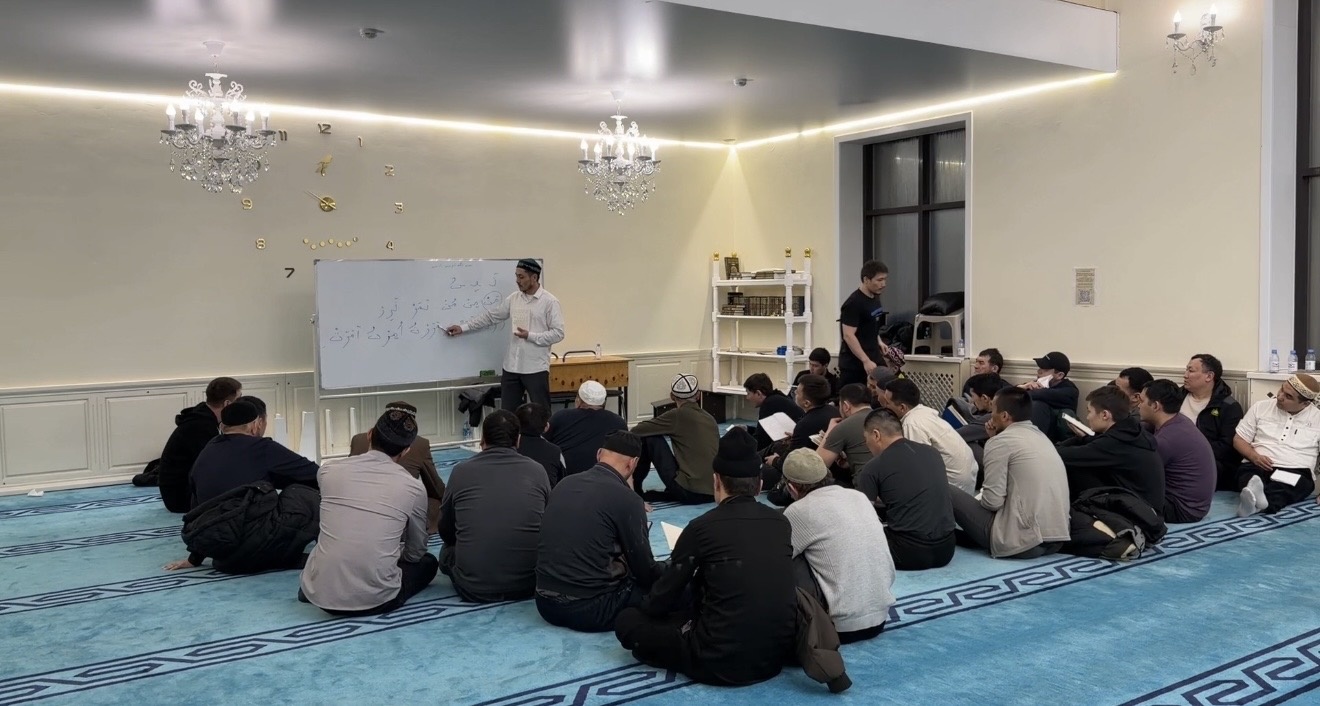 «Қазыбек би» мешітінде «Рамазан айында Құранға түс» атты бір айлық дәріс өтіп жатыр