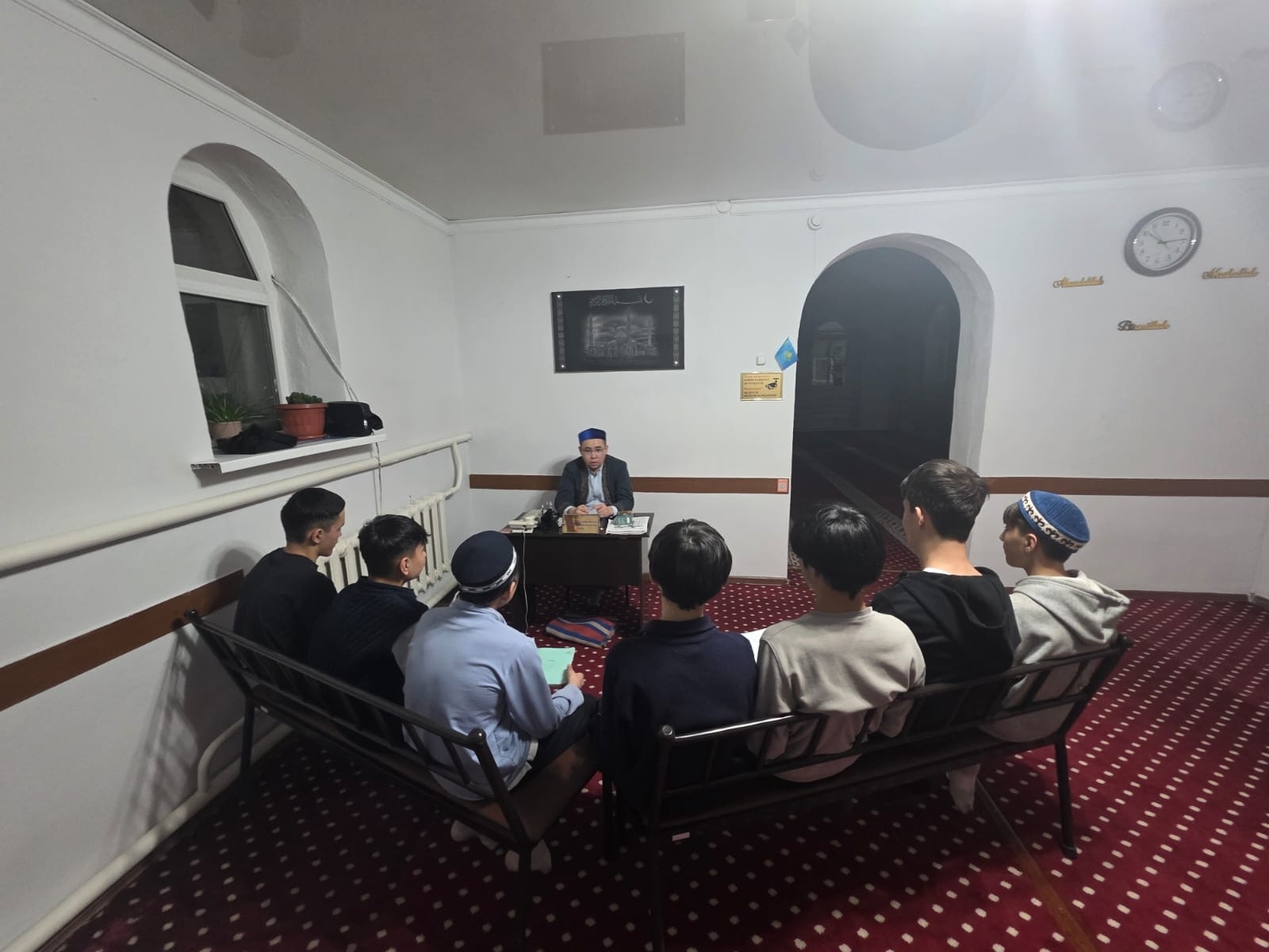 «Нұр» мешітіде «Жастар және жасанды интеллект» тақырыбында жастармен танымдық кездесу өтті.