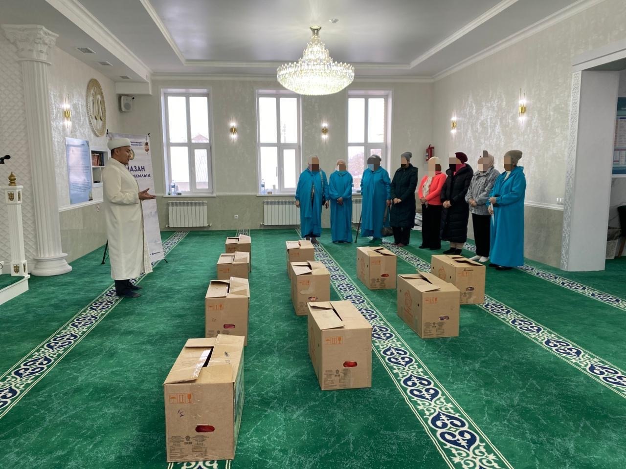 «Ар - Рахман» мешітінде «Рамазан сыйы» үлестірілді