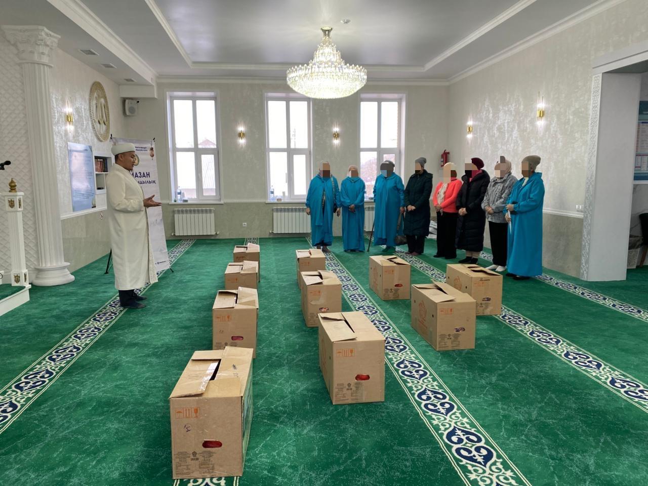 «Ар - Рахман» мешітінде «Рамазан сыйы» үлестірілді