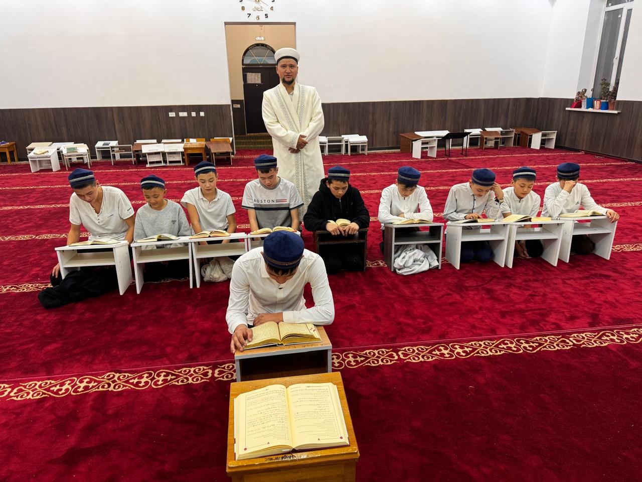 Долинка кентінде «Құран әліппесі курсы» өткізіліп жатыр.