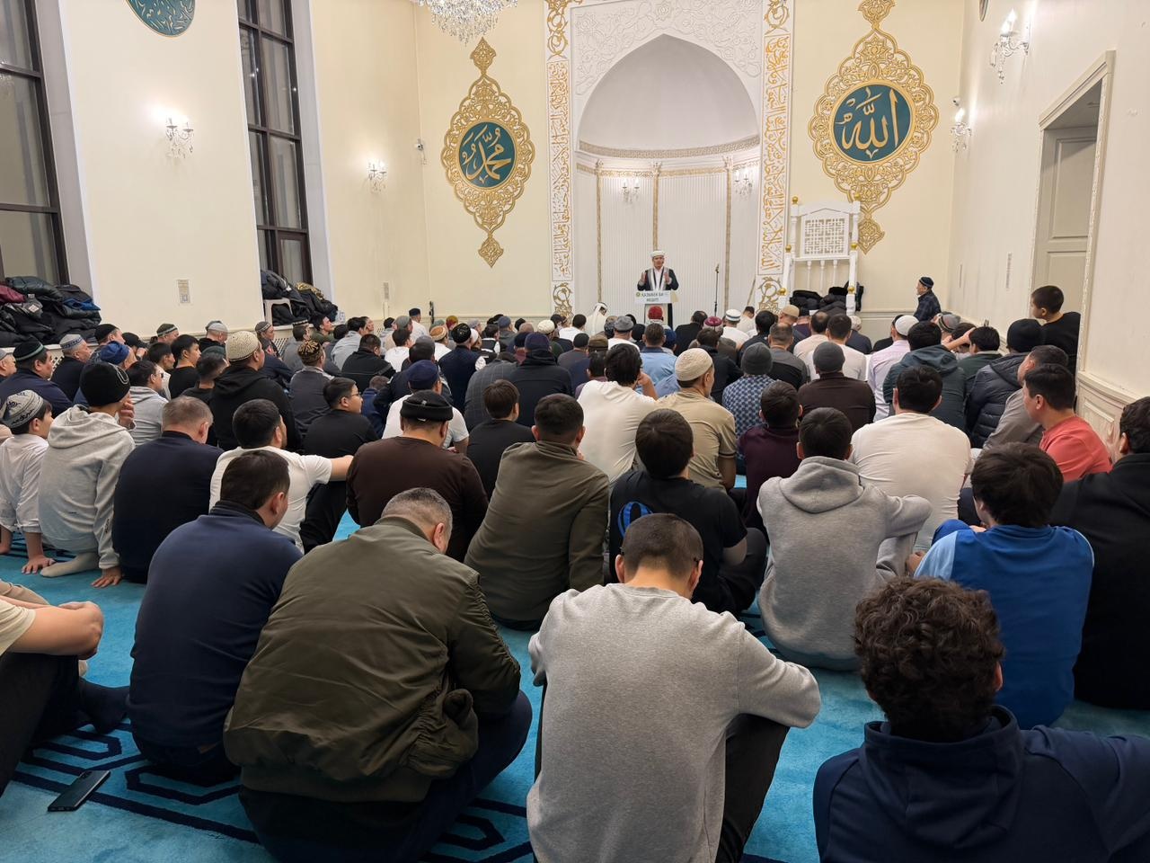 ҚАРАҒАНДЫ ОБЛЫСЫНЫҢ БАС ИМАМЫ ҚАЗЫБЕК БИ МЕШІНІҢ ЖАМАҒАТЫМЕН ЖҮЗДЕСТІ