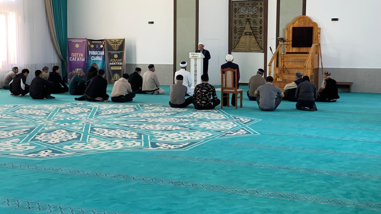Осакаровка аудандық мешітінде зекет пен садақаның берекеті жайлы жұма уағызы айтылды