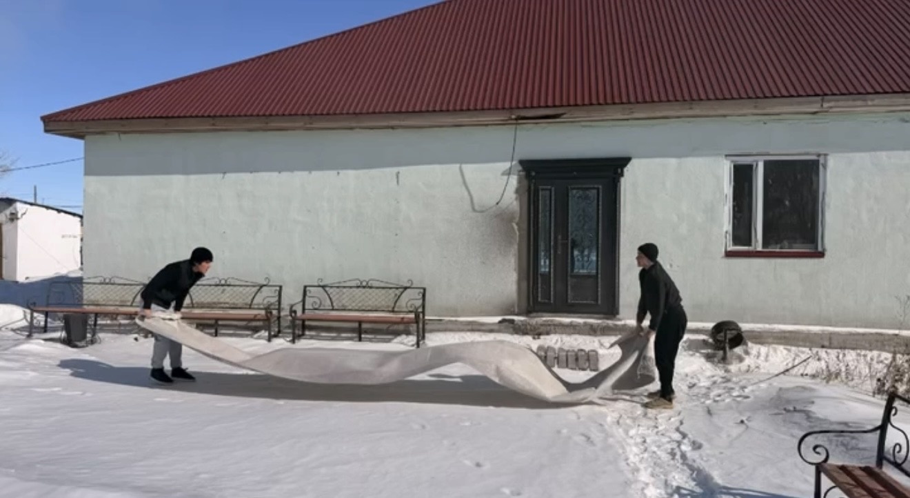 МЕШІТ ШӘКІРТТЕРІ РАМАЗАНДА ТАЗАЛЫҚ ЖҰМЫСТАРЫН ЖҮРГІЗДІ