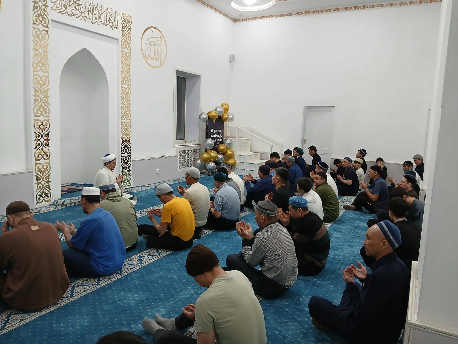 АҒАДЫР КЕНТІНДЕ ТАРАУЫҚ НАМАЗЫНЫҢ ҚАДІР-ҚАСИЕТІ ТҮСІНДІРІЛДІ