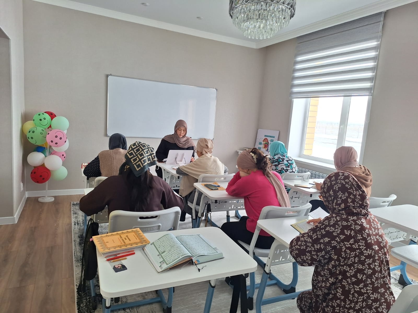 Абай аудандық мешітінде шәкірттермен бірге Хатым Құран оқылуда