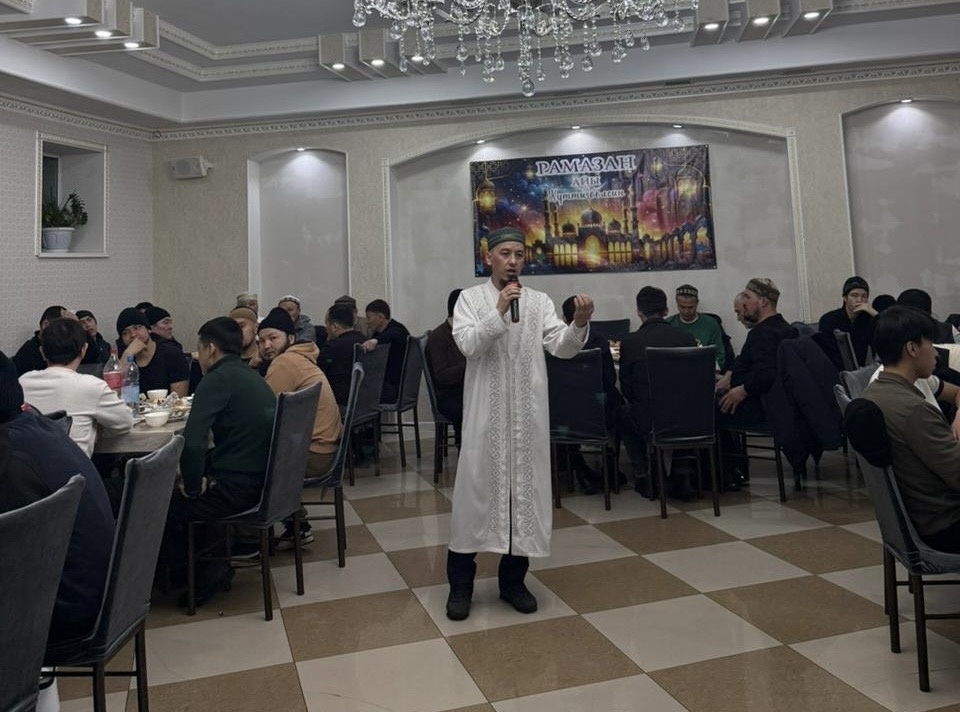 Теміртауда жолда қалған жолаушыларға ауызашар берілді