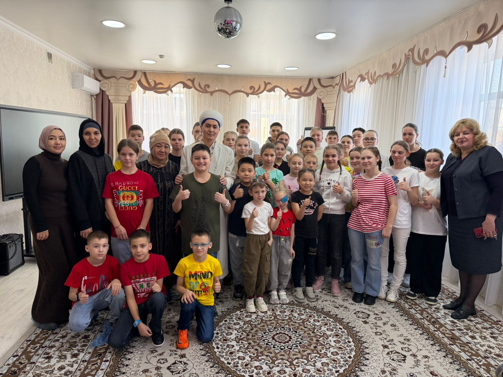 «Әсем» балалар үйіне «Рамазан тәттілері» таратылды