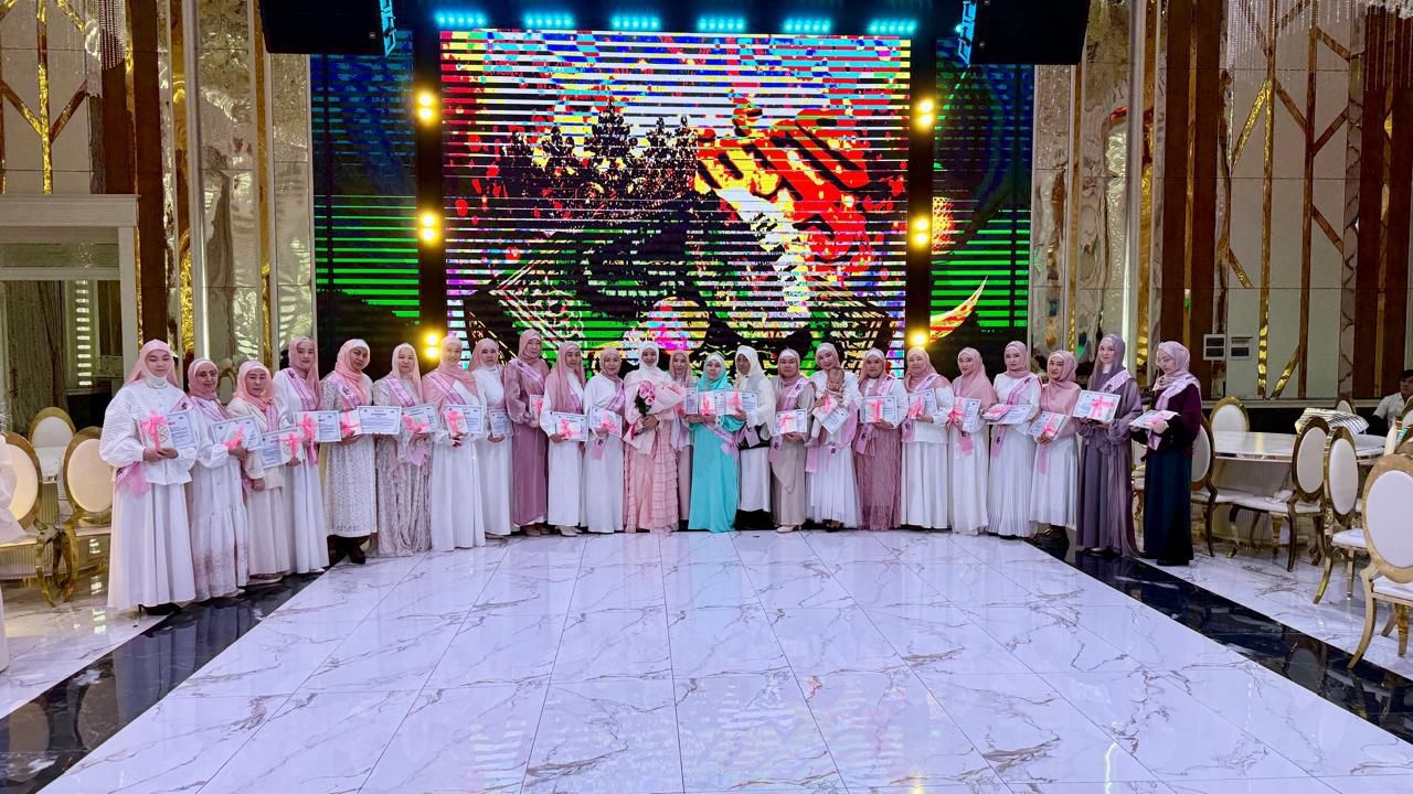 «Құранмен нұрланғандар»: «Әнет баба» мешітінде 25 шәкірт Құранға түсті