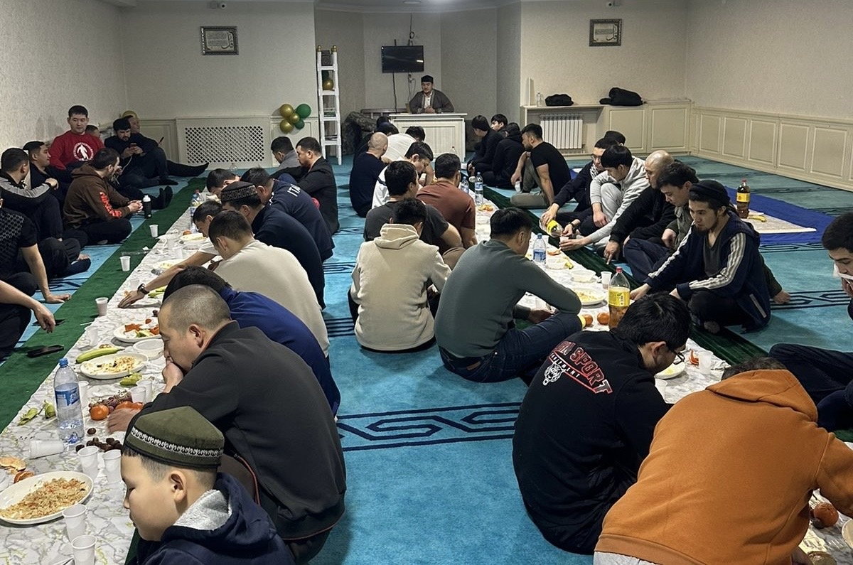 Қарағанды қалалық «Қазыбек би» мешітінде жастарға ауызашар ұйымдастырылды