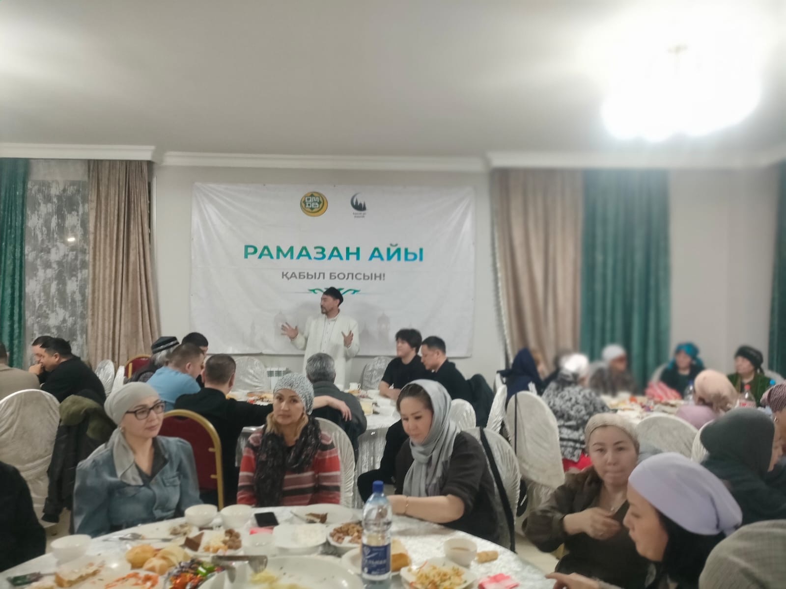 Қарағанды қалалық «Хазірет Али» мешітінде  ауызашар ұйымдастырылды