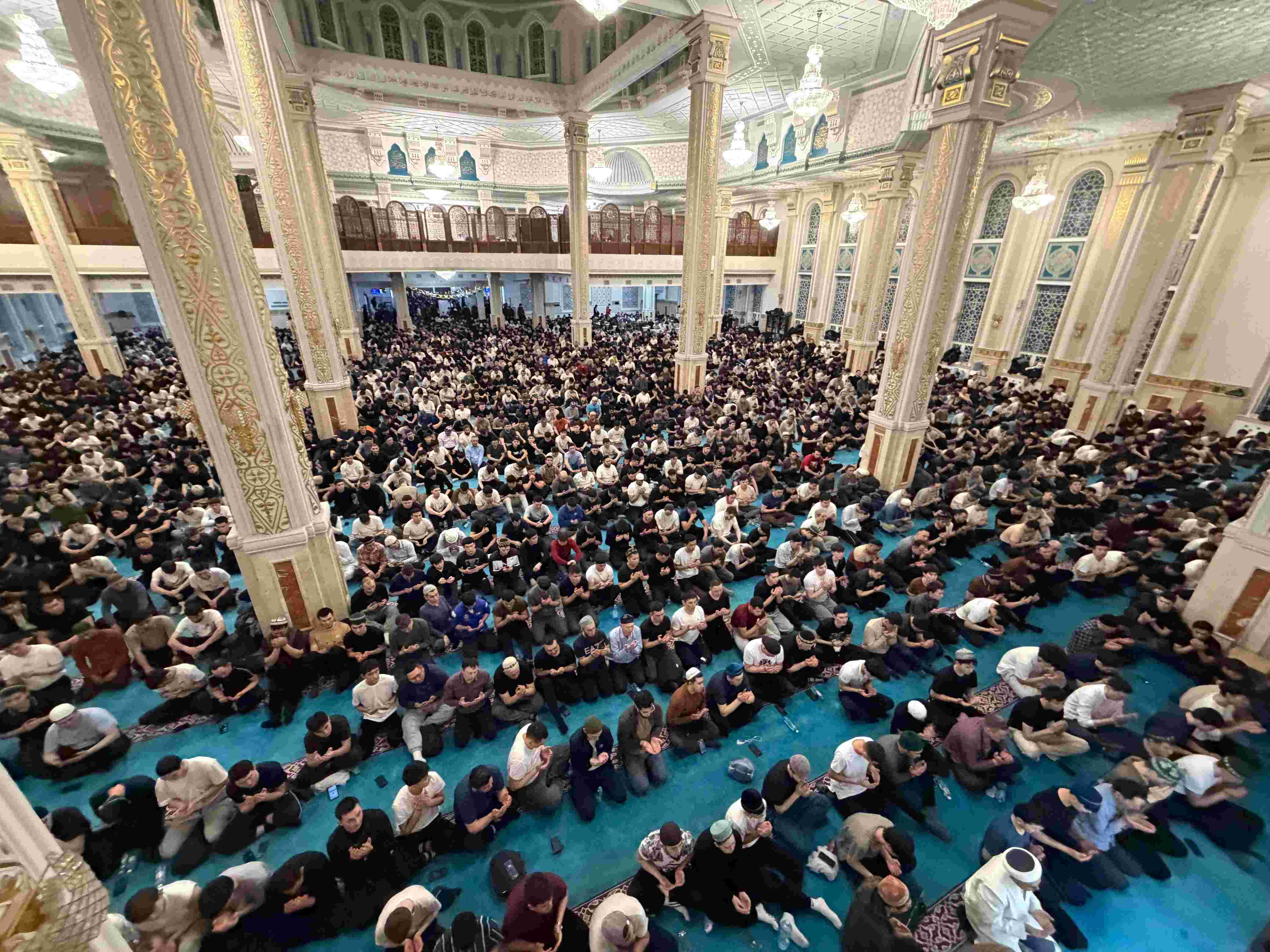 ОБЛЫСТЫҚ «ӘНЕТ БАБА» МЕШІТІНДЕ ТАРАУЫҚ НАМАЗЫ ОҚЫЛЫП, ҚҰРАН ХАТЫМ ДҰҒАСЫ ЖАСАЛДЫ