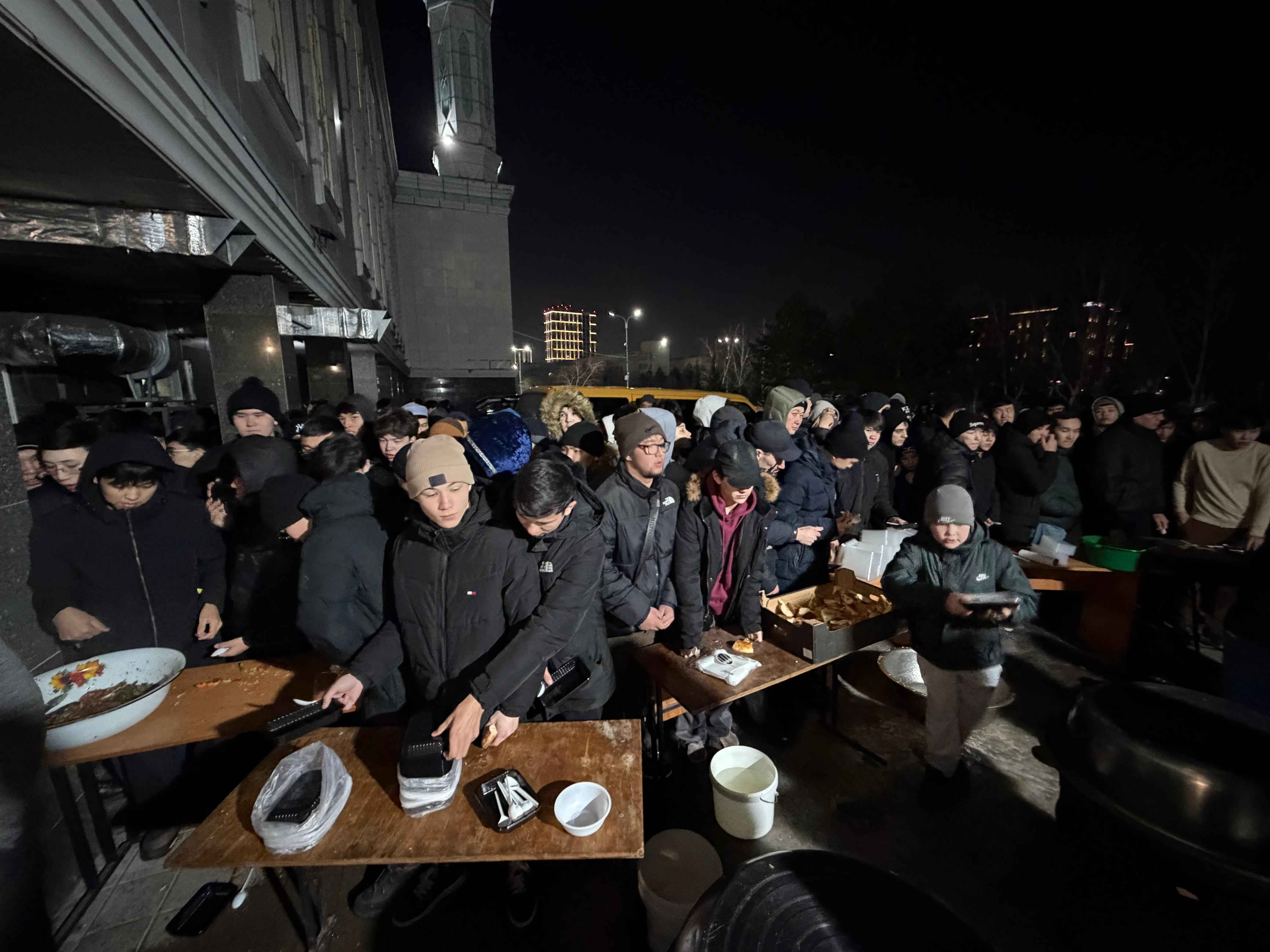 «ӘНЕТ БАБА» МЕШІТІНДЕ 4000 ЖАМАҒАТҚА СӘРЕСІ БЕРІЛДІ