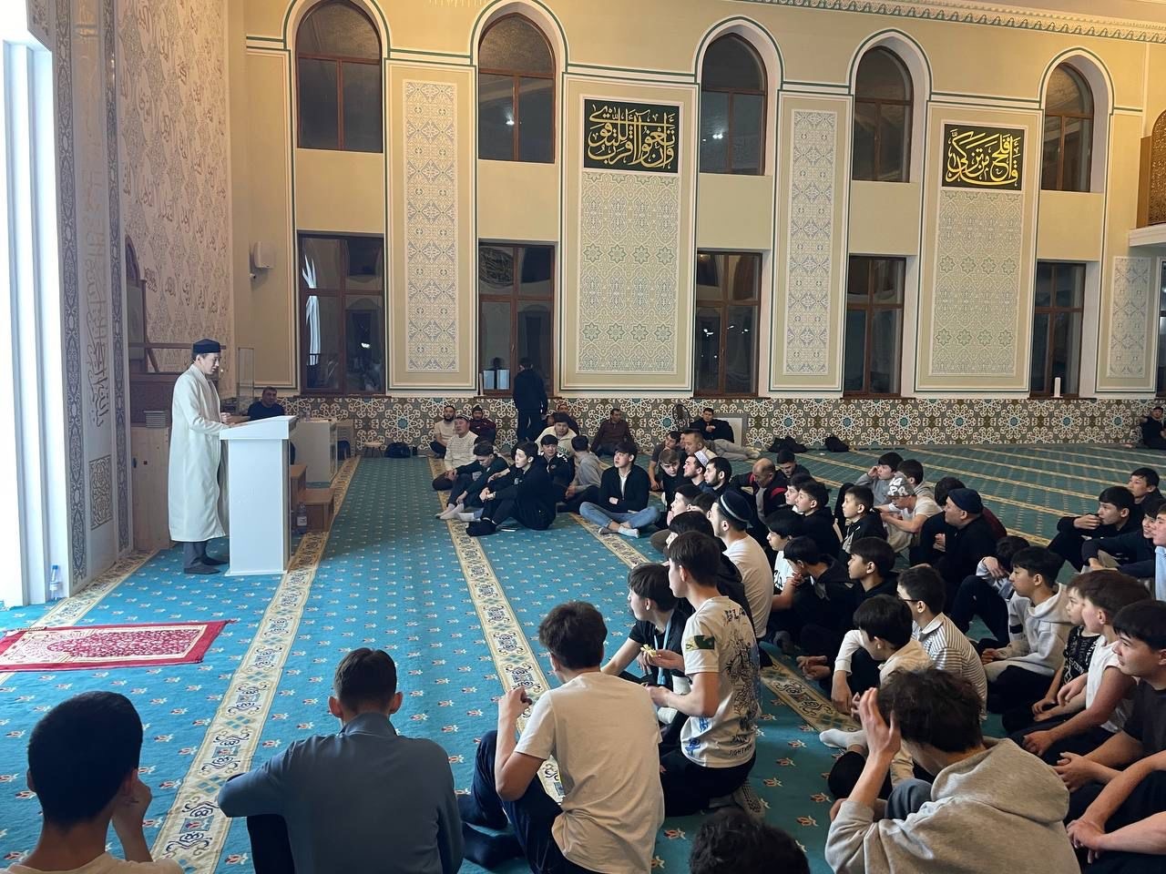 «Қамзе» мешіті қадір түнін қарсы алды