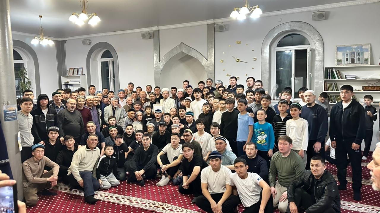 Шахтинск қаласының жамағаты Қадір түнін қарсы алып, хатым дұғасын жасады.