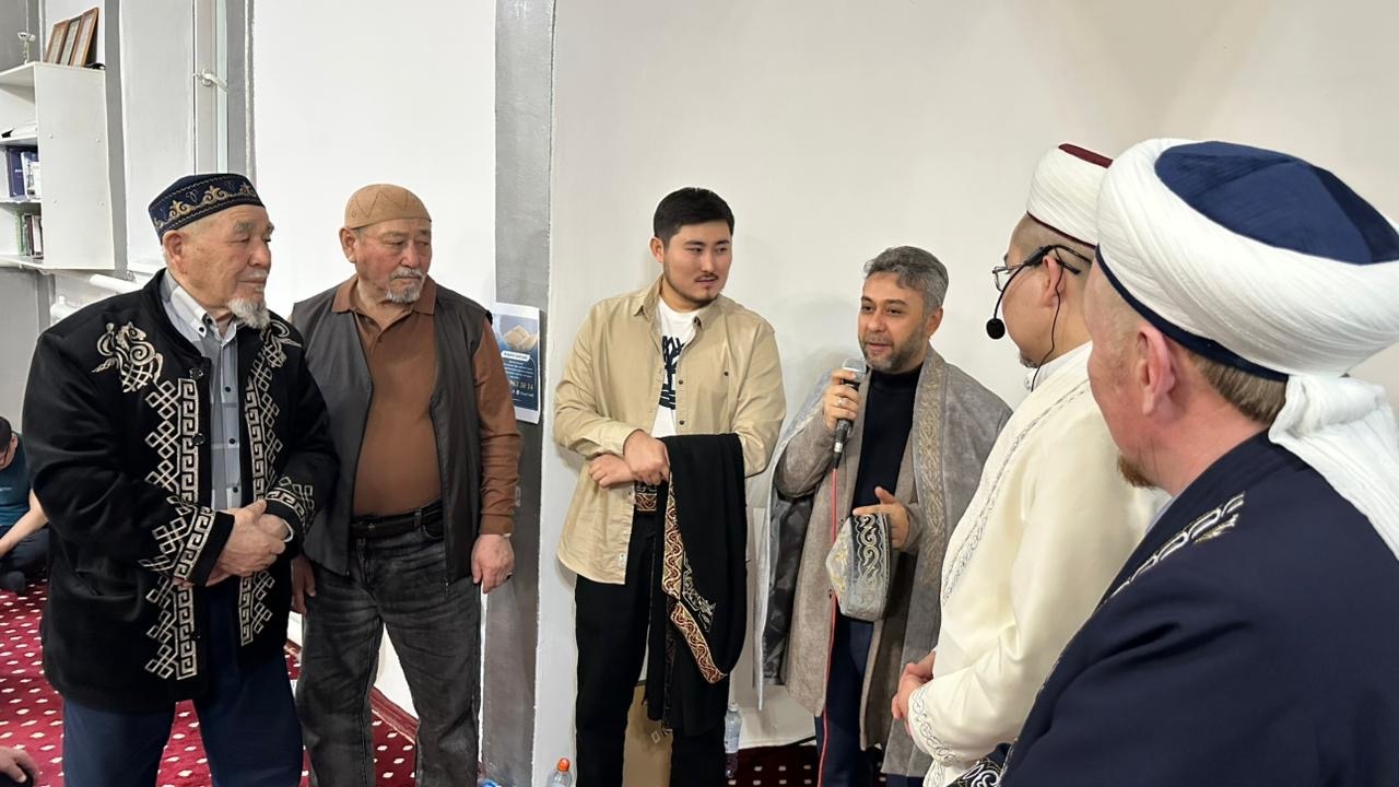 Шахтинск қалалық «Нұр» мешітінде Түркиядан келген қариға құрмет көрсетілді.