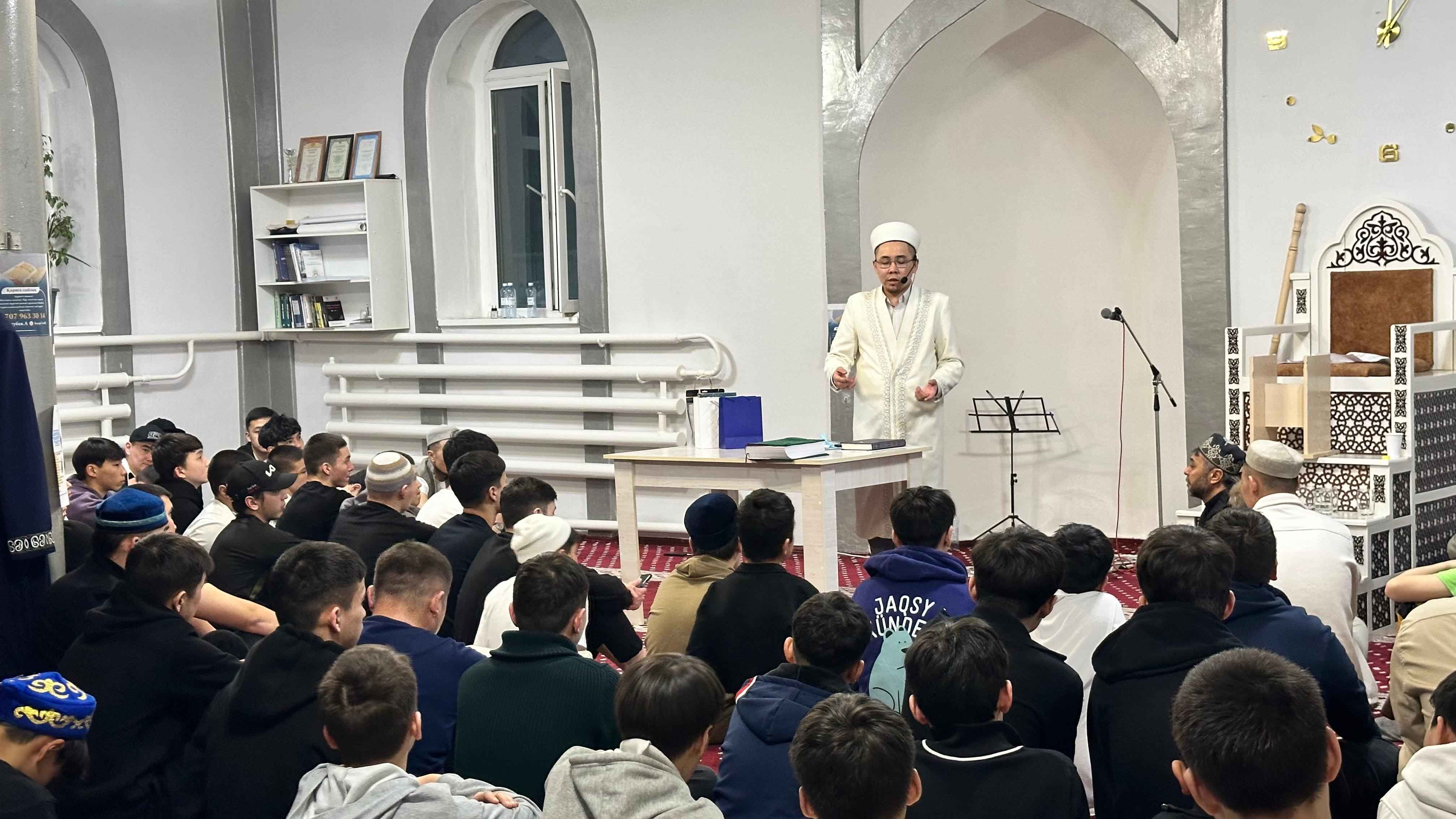 «Нұр» мешітінде қадір түнінде діни сұрақ-жауап ұйымдастырылды.