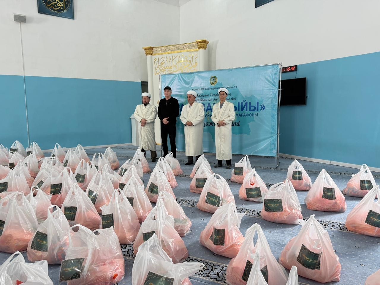 «Бала қажы» мешіті 100 отбасыға қайырымдылық көмек көрсетті