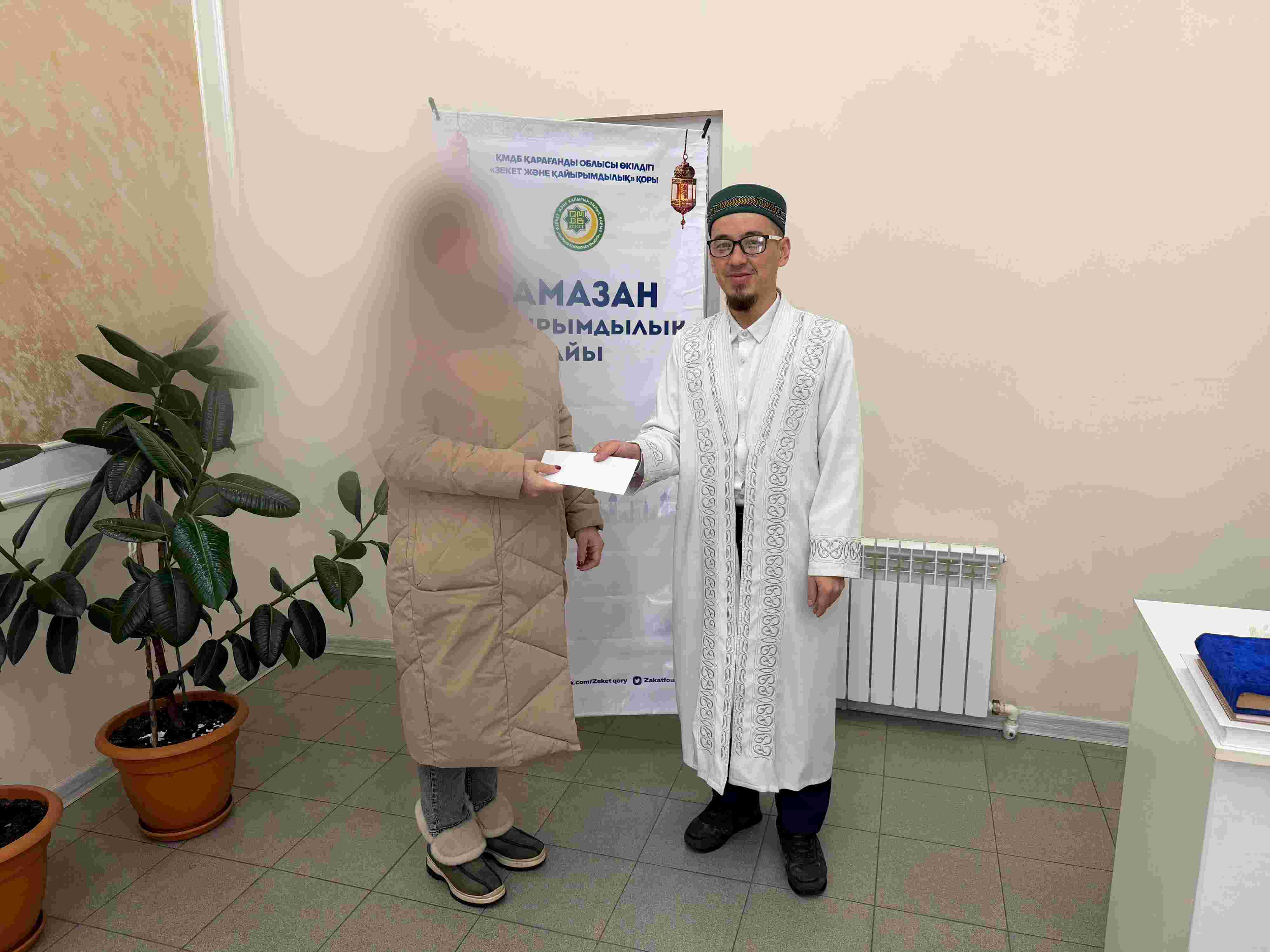 «Қолдан қолға» акциясы аясында қаржылай көмек көрсетілді