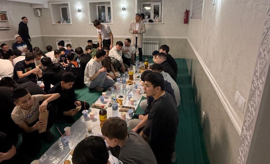 Қарағанды қалалық «Ар-Рахман» мешітінде жастар жамағатына арналған ауызашар өтті