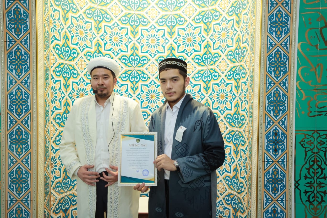 «Әл Машани» мешітінде қариға құрмет көрсетілді