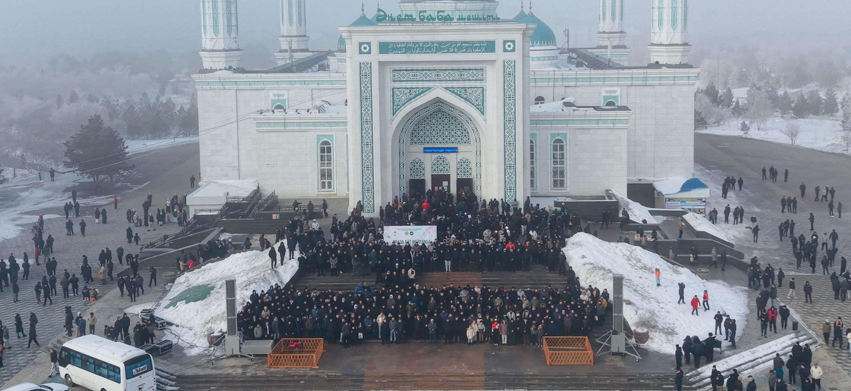 ҰЛЫҚ МЕЙРАМ ҰЛТТЫҚ ОЙЫНДАРМЕН ЖАЛҒАСТЫ