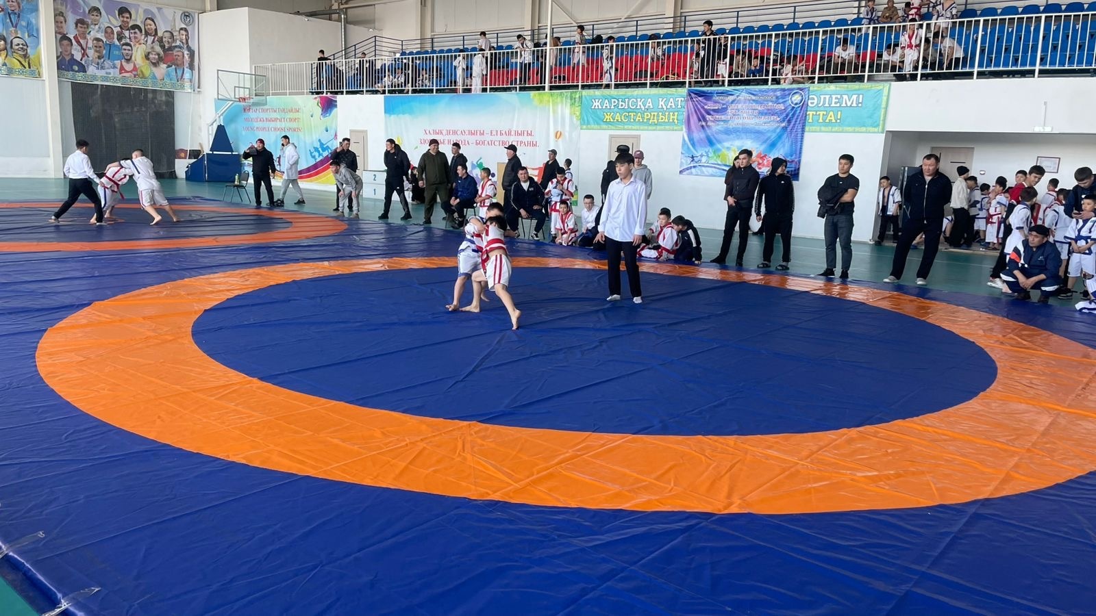 Бұқар Жырау ауданында наурыз мерекесіне орай қазақ күресінен жарыс өтті