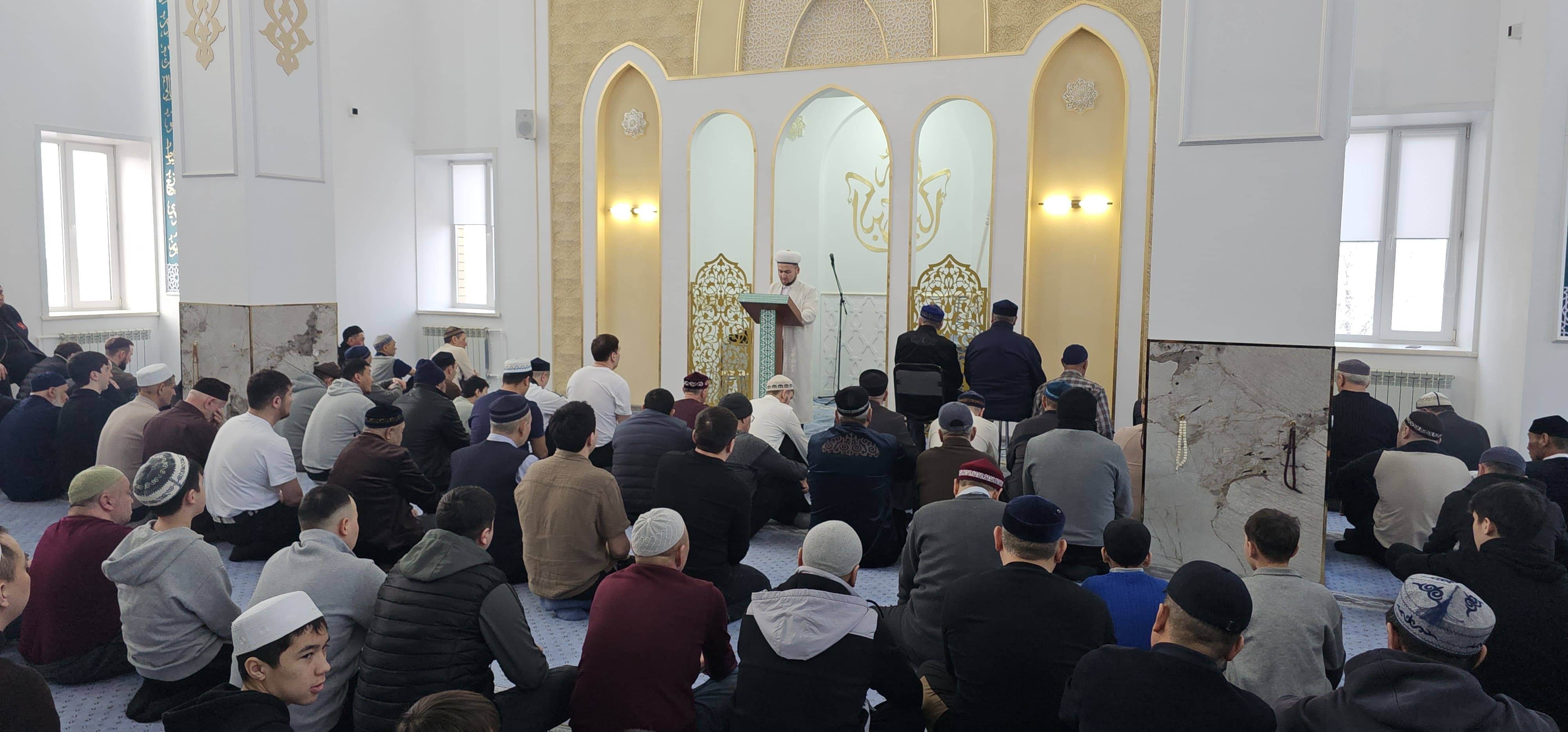 Абай аудандық мешітінде айт намазы оқылды