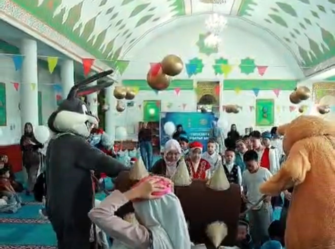 «Әл Машани» мешітінде балаларға мерекелік көңіл күй сыйланды