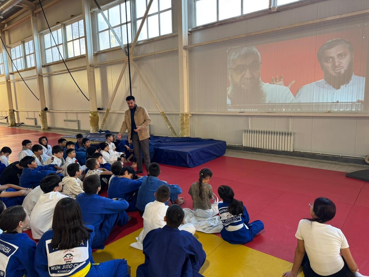 «Жас сұңқар» мектебінің ұжымымен кездесту өтті