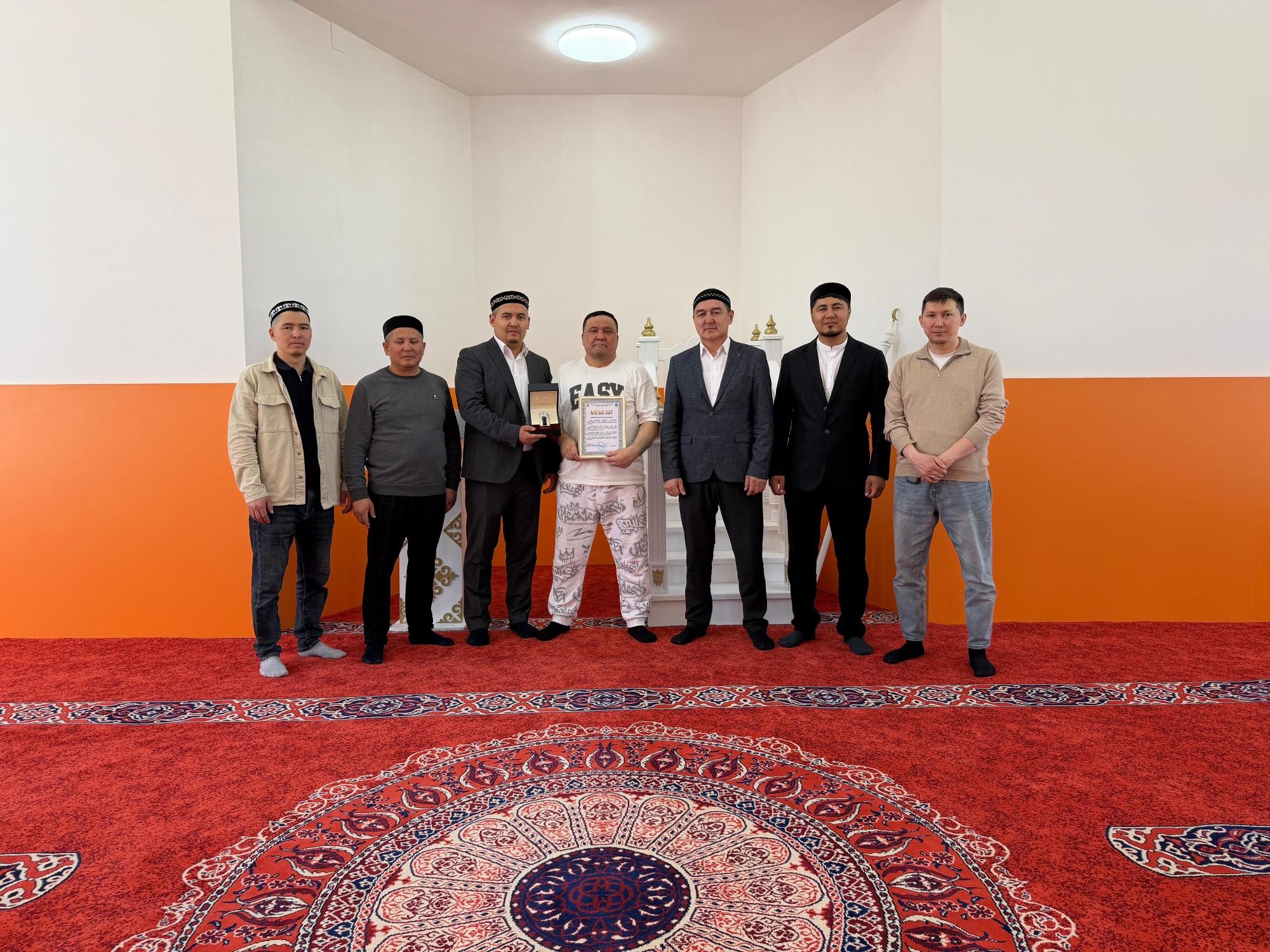 ОБЛЫС БАС ИМАМЫ  ҚАРАҒАНДЫДАҒЫ ЖАҢА МЕШІТ ҚҰРЫЛЫСЫМЕН ТАНЫСТЫ