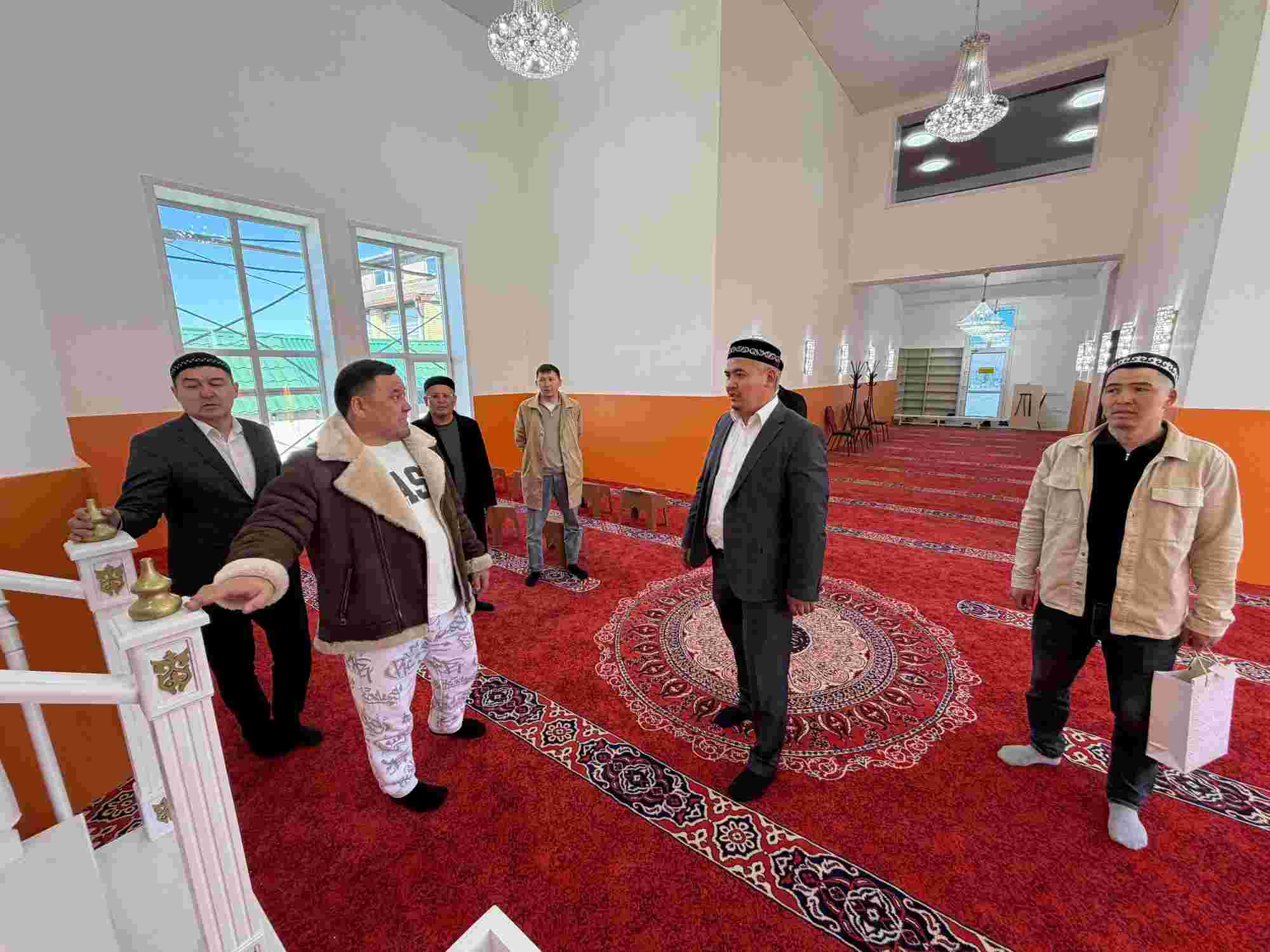 ОБЛЫС БАС ИМАМЫ  ҚАРАҒАНДЫДАҒЫ ЖАҢА МЕШІТ ҚҰРЫЛЫСЫМЕН ТАНЫСТЫ