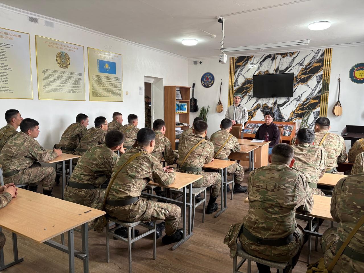 Ұлттық ұлан сарбаздарымен кездесу өтті