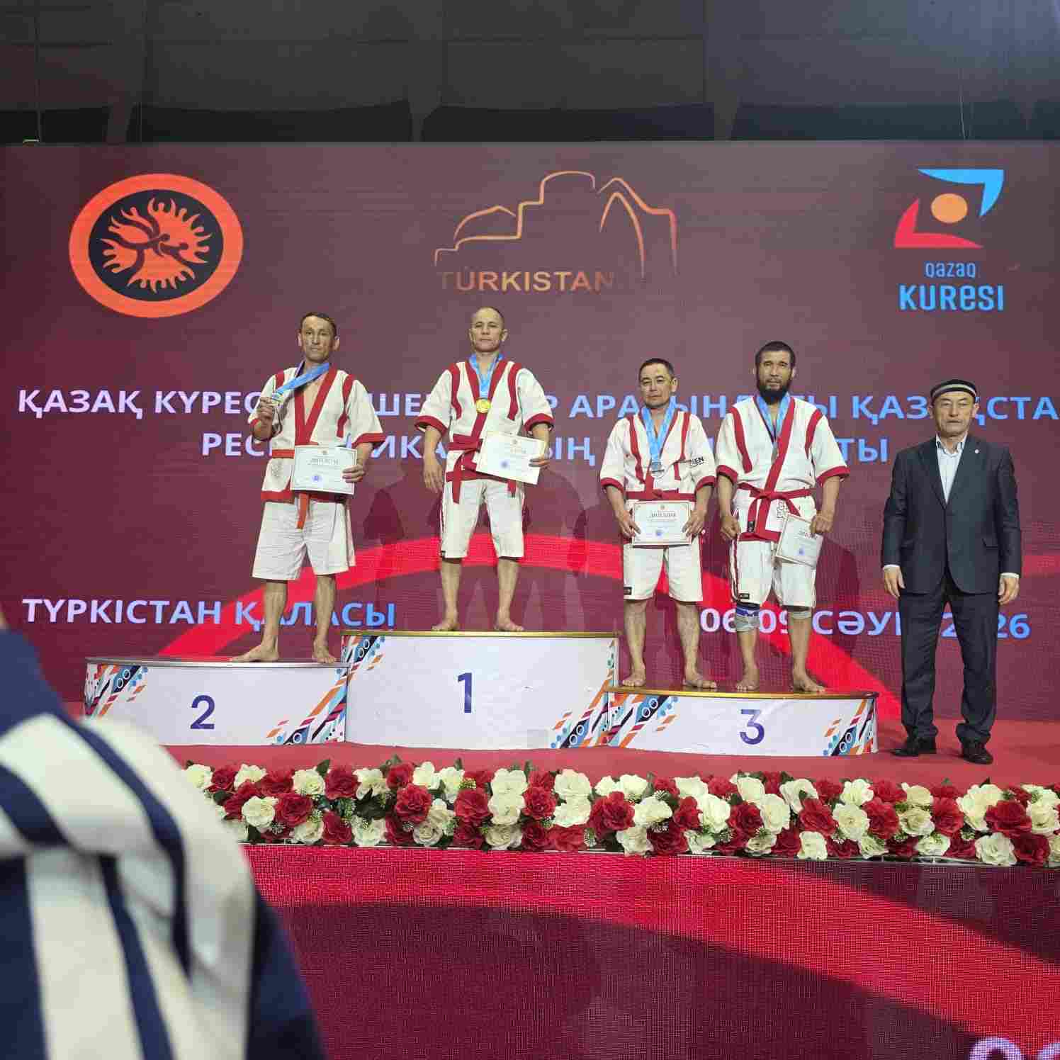 «Қамзе» мешітінің жамағаты ел чемпионатында топ жарды