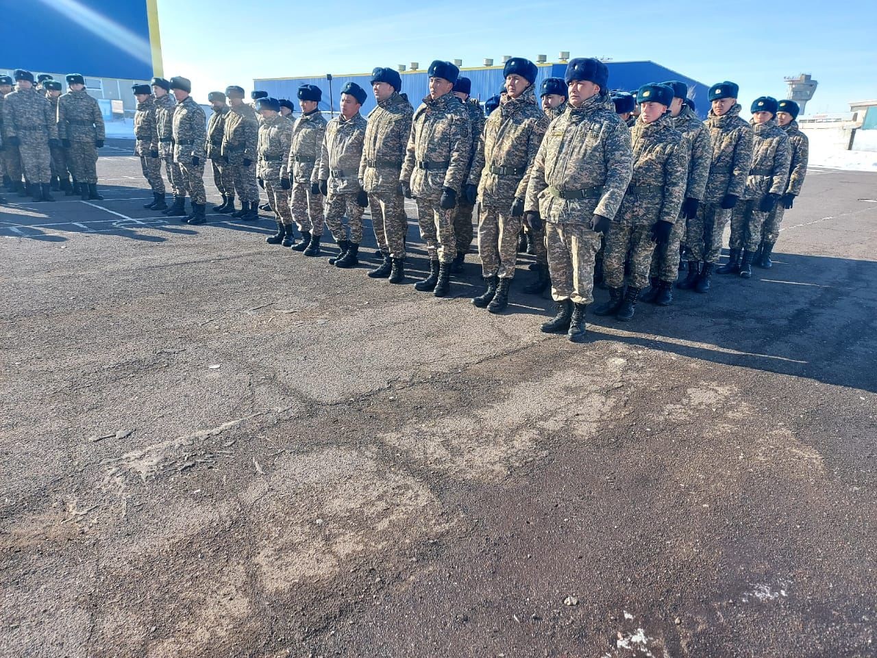 Авиация базасы қызметкерлерімен  кездесу өтті