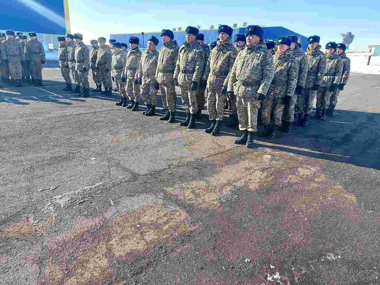 Авиация базасы қызметкерлерімен  кездесу өтті